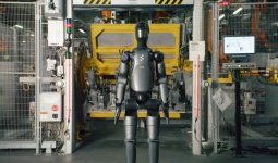 Automation: A first full-scale test for a humanoid robot on a production line