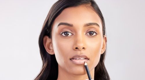 Make-up: On Tiktok, a quest for fuller lips