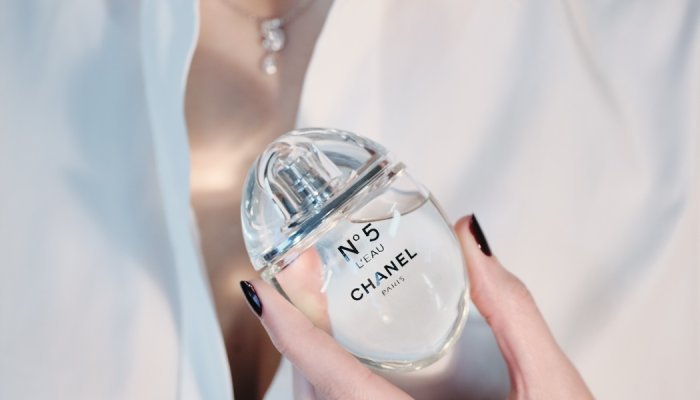 Chanel redessine le flacon de N°5 L'Eau, le temps d'une édition limitée